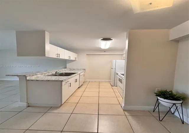 5th image of 450 S Park Rd #5104, Hollywood, FL 33021 | MLS# A11951414