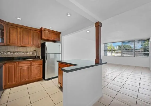 2nd image of 2175 Ne 170th St #206, North Miami Beach, FL 33162 | MLS# A11951500