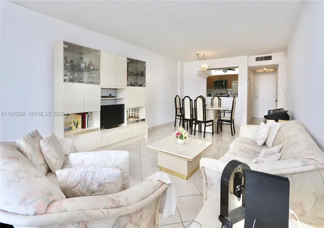 3rd image of 2401 S Ocean Dr #806, Hollywood, FL 33019 | MLS# A11945398