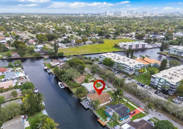 2nd image of 2721 Harding St, Hollywood, FL 33020 | MLS# A11945103