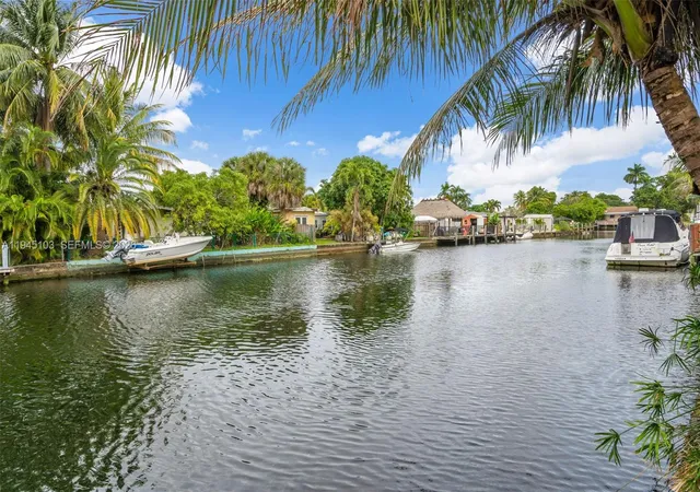 4th image of 2721 Harding St, Hollywood, FL 33020 | MLS# A11945103