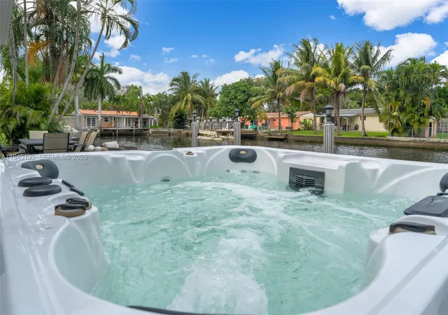 5th image of 2721 Harding St, Hollywood, FL 33020 | MLS# A11945103