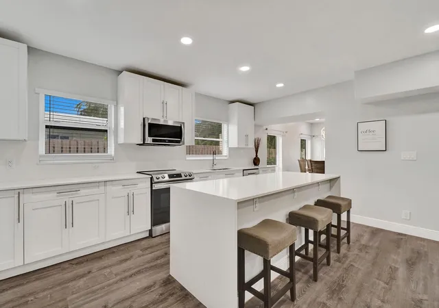 Photo 1 of Single family home for sale at 3261 Aqua Vista Dr, Pompano Beach, FL 33062 | MLS# F10546118 | Listing updated on 2026-09-23