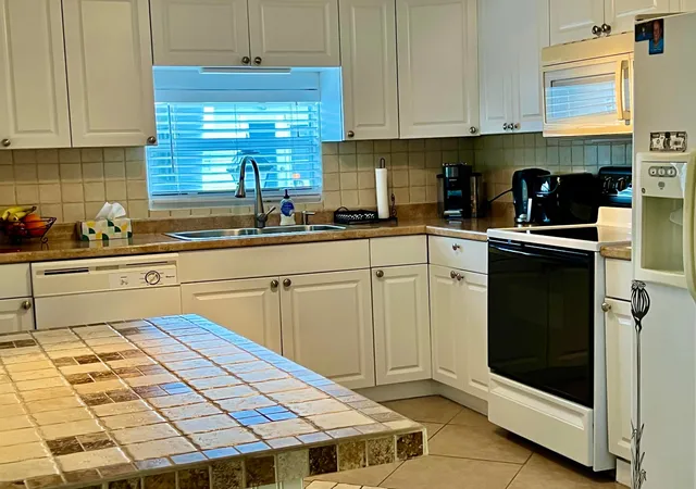 Photo 1 of Manufactured home for sale at 3325 South St, Hollywood, FL 33021 | MLS# R11157251 | Listing updated on 2026-09-28