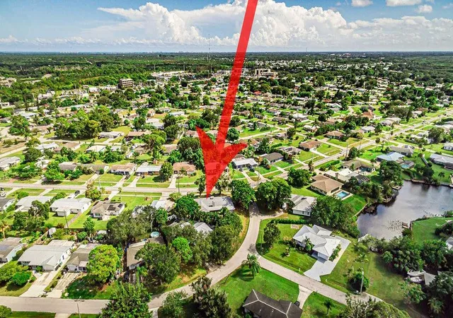 Homes for sale in Port St Lucie, FL | 300 Riomar Dr, Port St Lucie, FL 34952 | MLS# F10548226