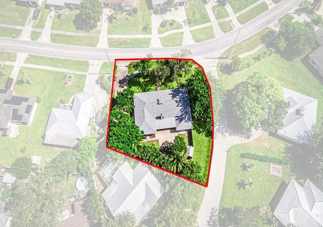 Homes for sale in Port St Lucie, FL | 300 Riomar Dr, Port St Lucie, FL 34952 | MLS# F10548226
