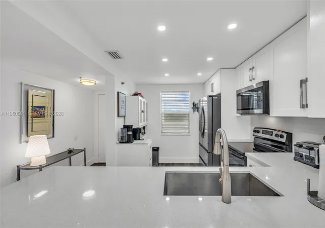 2nd image of 3910 Inverrary Blvd #503-B, Lauderhill, FL 33319 | MLS# A11950561