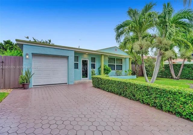 2nd image of 7525 W Treasure Dr, North Bay Village, FL 33141 | MLS# A11951029