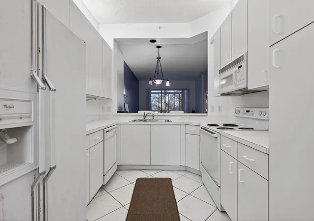 3rd image of 9575 Weldon Cir, Tamarac, FL 33321
