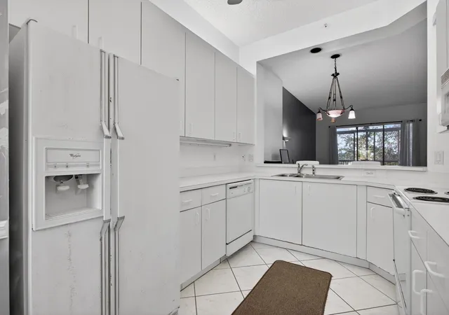 4th image of 9575 Weldon Cir, Tamarac, FL 33321