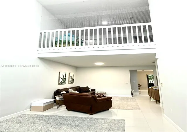 3rd image of 10780 Nw 74Th Ln, Doral, FL 33178 | MLS# A11952210