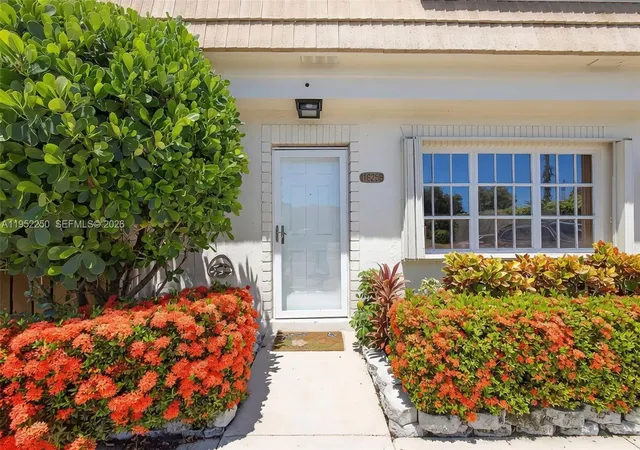 4th image of 11625 Winchester Dr #B, Palm Beach Gardens, FL 33410 | MLS# A11952250