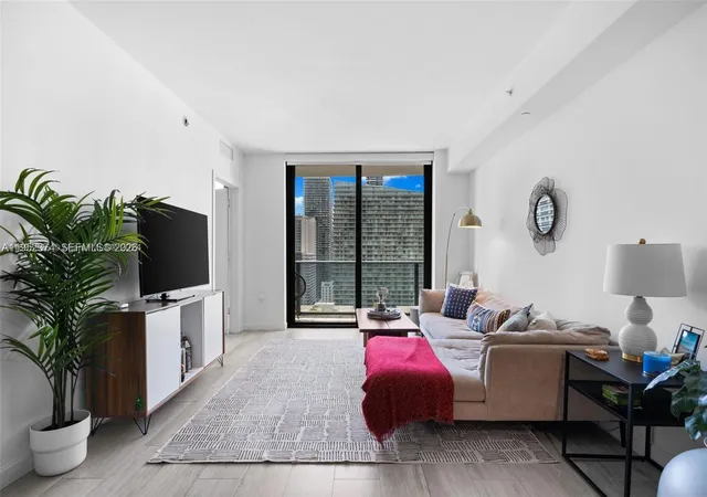 3rd image of 55 Sw 9Th St #2305, Miami, FL 33130 | MLS# A11952374