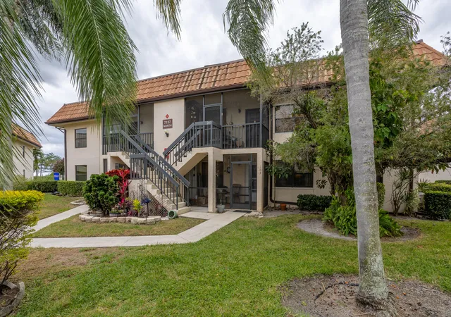 Homes for sale in Lake Worth, FL | 7137 Golf Colony Ct #103, Lake Worth, FL 33467 | MLS# R11157717