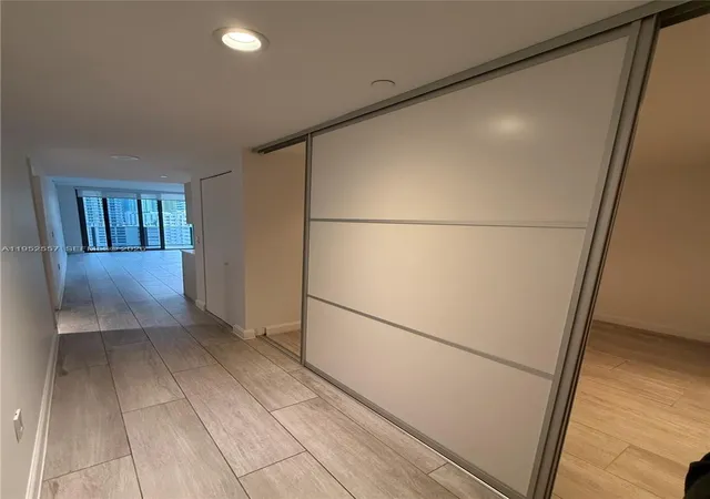 2nd image of 45 Sw 9Th St #1004, Miami, FL 33130 | MLS# A11952557