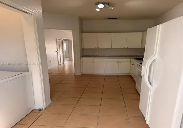 5th image of 13264 Old Biscayne Dr #405, Homestead, FL 33033 | MLS# A11952606