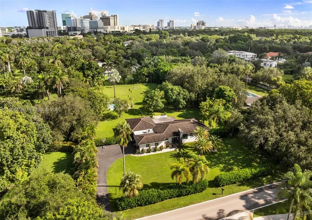 3rd image of 07325 Sw 102Nd St, Pinecrest, FL 33156 | MLS# A11951894