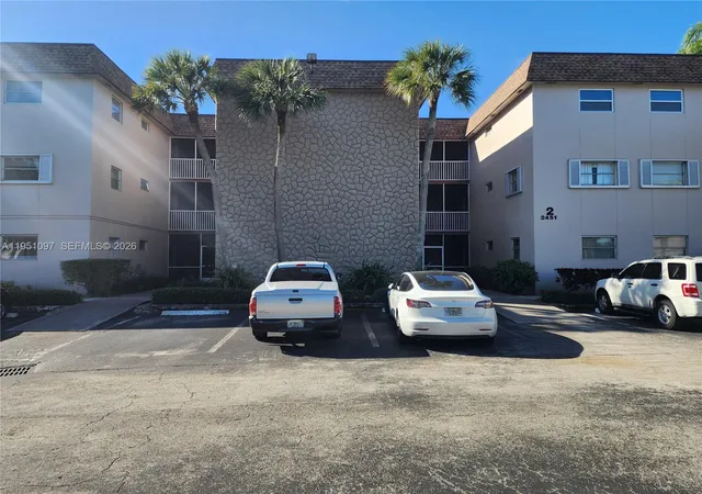 2nd image of 2451 Sw 82nd Ave #309, Davie, FL 33324 | MLS# A11951097
