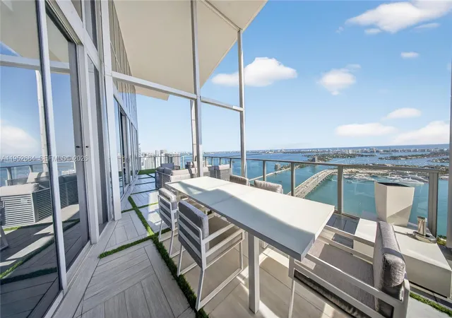 Listing Photo 1 - Condo for sale in Marquis located at 1100 Biscayne Blvd, Miami, FL 33132 - Unit #5306