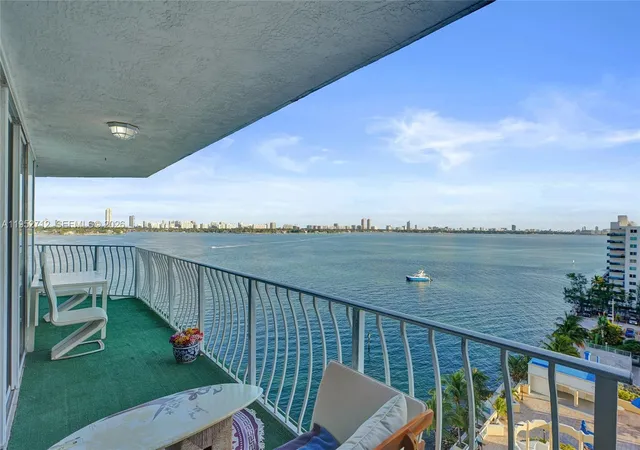 2nd image of 7601 E Treasure Dr #1120, North Bay Village, FL 33141 | MLS# A11952712