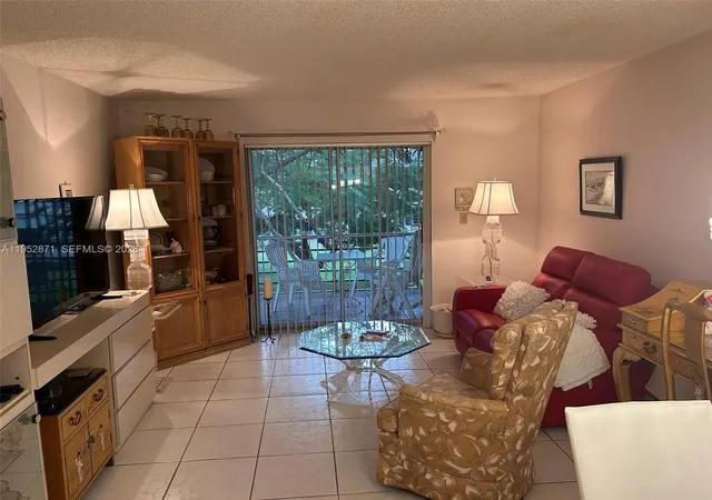 4th image of 5640 Sw 3Rd Pl, Margate, FL 33068
