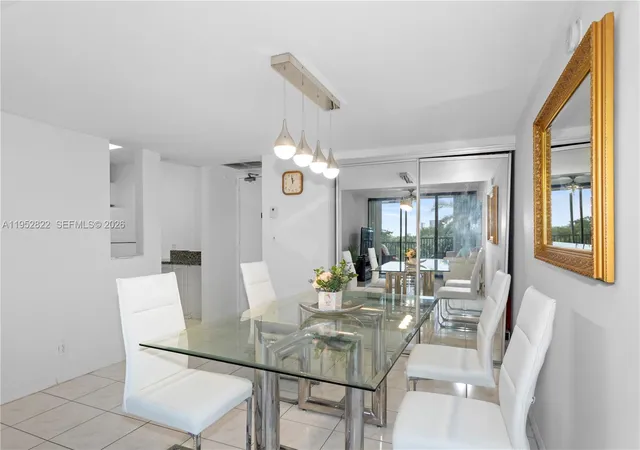 5th image of 20379 W Country Club Dr #532, Aventura, FL 33180 | MLS# A11952822