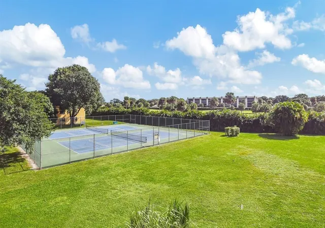 Listing Photo 5 - Condo for sale in building located at 9300 Sw 8Th St, Boca Raton, FL 33428 - Unit #422