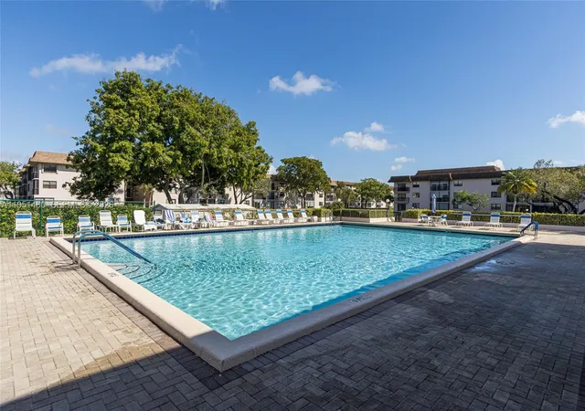 Homes for sale in Tamarac, FL | 6085 N Sabal Palm Blvd #208, Tamarac, FL 33319 | MLS# A11951480