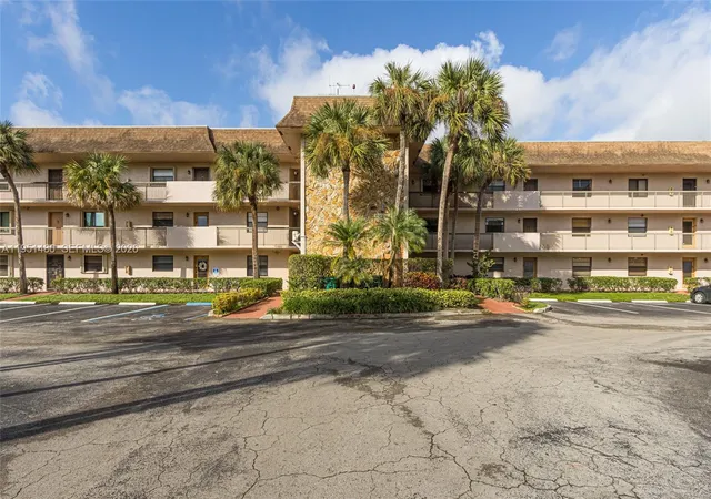 Homes for sale in Tamarac, FL | 6085 N Sabal Palm Blvd #208, Tamarac, FL 33319 | MLS# A11951480