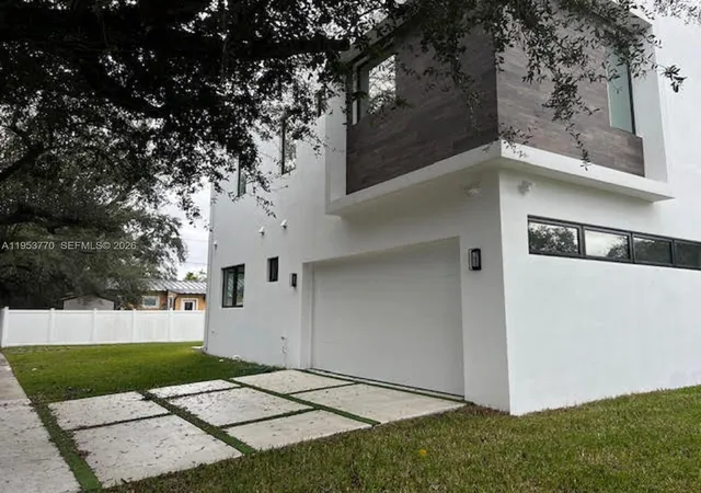 3rd image of 2 Hough Dr, Miami Springs, FL 33166 | MLS# A11953770