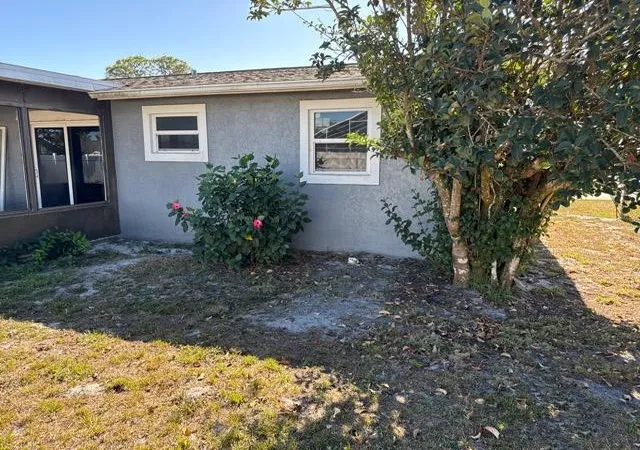 13th image of 321 Ne Genesee Ave, Port Saint Lucie, FL 34983 | MLS# F10548841