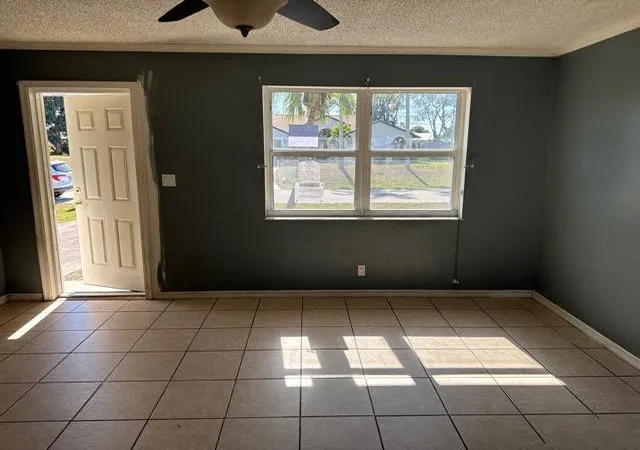 2nd image of 321 Ne Genesee Ave, Port Saint Lucie, FL 34983 | MLS# F10548841