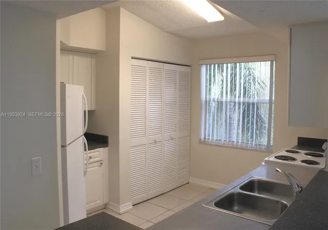 5th image of 9650 Nw 2Nd St, Pembroke Pines, FL 33024
