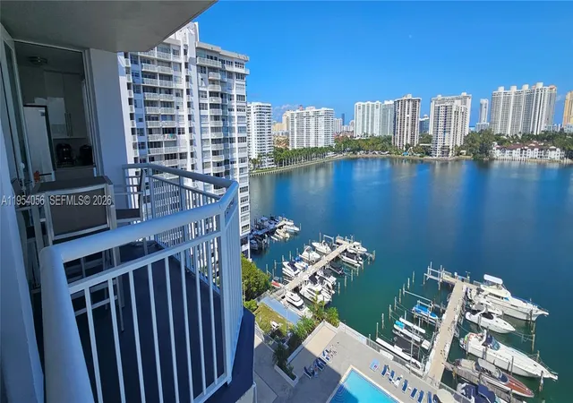 2nd image of 18041 Biscayne Blvd, Aventura, FL 33160