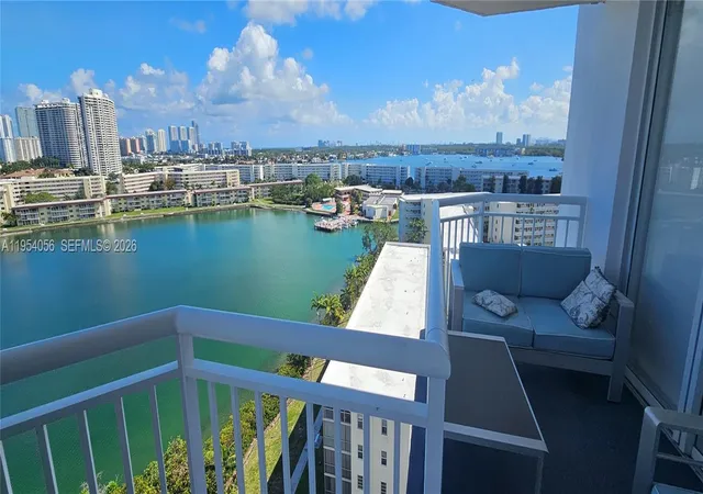 3rd image of 18041 Biscayne Blvd, Aventura, FL 33160