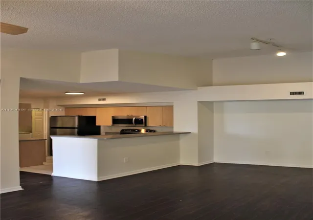 Homes for sale in Miramar, FL | 2400 E Preserve Wy #304, Miramar, FL 33025 | MLS# A11954156