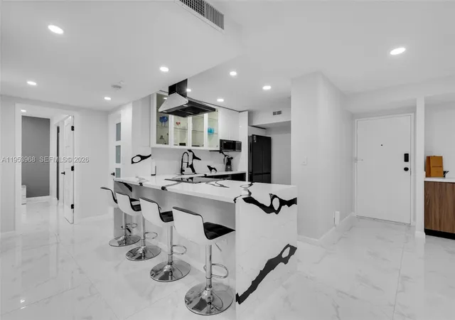 Homes for sale in Hollywood, FL | 3800 Hillcrest Dr 203 #203, Hollywood, FL 33021 | MLS# A11953968