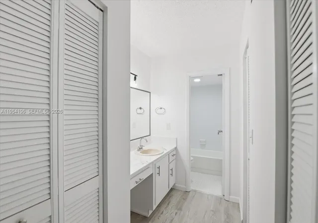 4th image of 6101 N Falls Cir Dr #309, Lauderhill, FL 33319 | MLS# A11954106