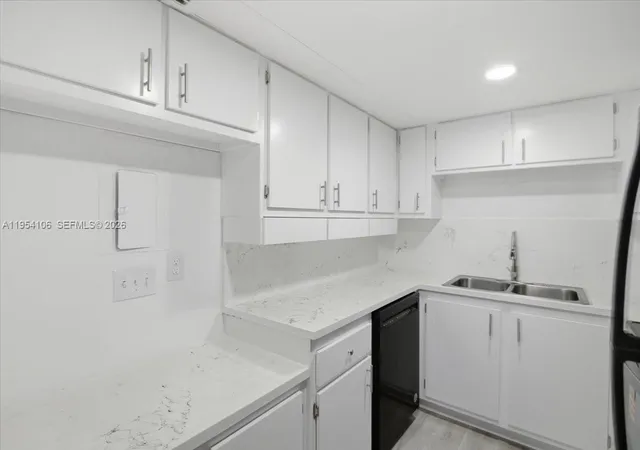 5th image of 6101 N Falls Cir Dr #309, Lauderhill, FL 33319 | MLS# A11954106