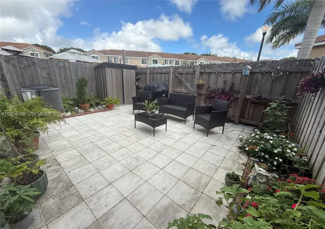 4th image of 1043 Se 24Th Ave, Homestead, FL 33035 | MLS# A11954489