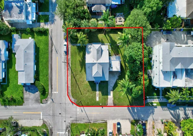 Photo 1 of Single family home for sale at 901 W Las Olas Blvd, Fort Lauderdale, FL 33312 | MLS# F10548720 | Listing updated on 2026-10-06