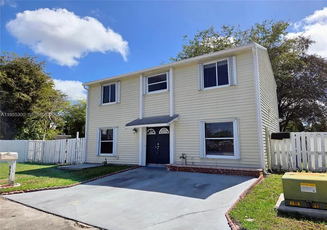 Homes for sale in Florida City, FL | 854 Sw 8th Pl, Florida City, FL 33034 | MLS# A11955300
