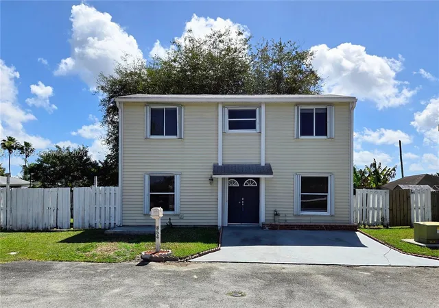 Homes for sale in Florida City, FL | 854 Sw 8th Pl, Florida City, FL 33034 | MLS# A11955300
