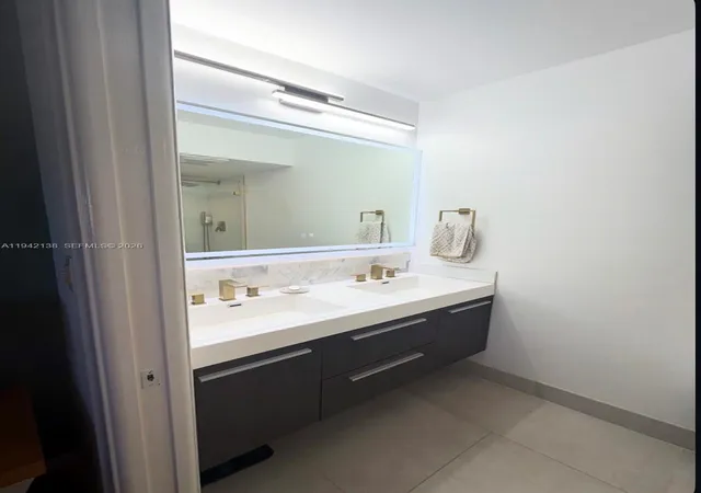 2nd image of 420 Ne 12Th Ave, Hallandale Beach, FL 33009