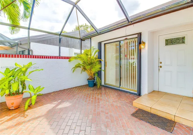 Homes for sale in Tamarac, FL | 6343 W Pinehurst Cir W #D36, Tamarac, FL 33321 | MLS# R11159055