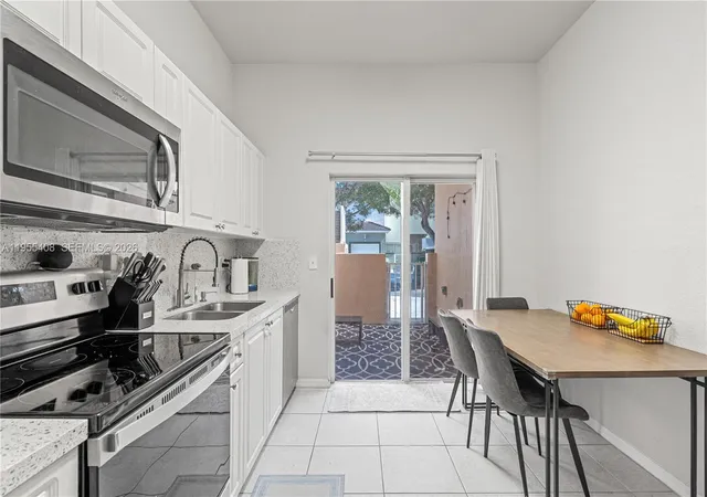 2nd image of 1940 Se 24th Ter, Homestead, FL 33035 | MLS# A11955408