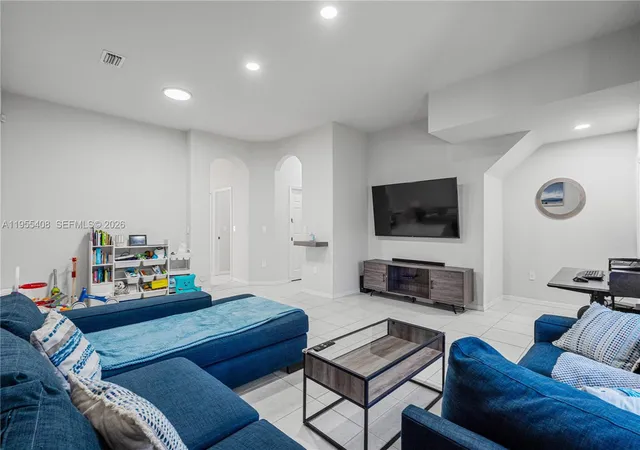 4th image of 1940 Se 24Th Ter, Homestead, FL 33035 | MLS# A11955408