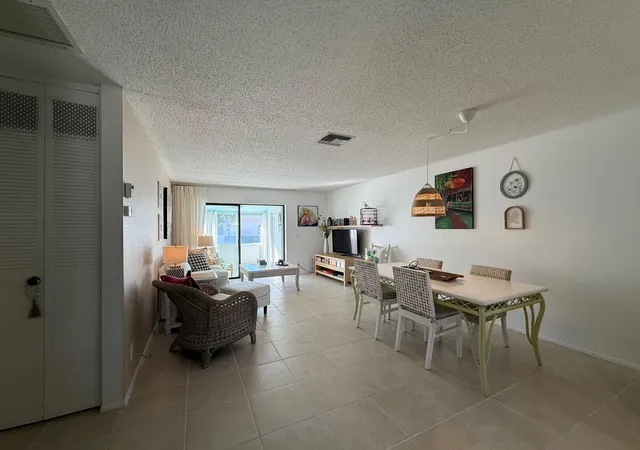 Photo 3 of Single family home for sale at 2688 Dudley Dr E #B, West Palm Beach, FL 33415 | MLS# R11159137 | Listing updated on 2026-09-23
