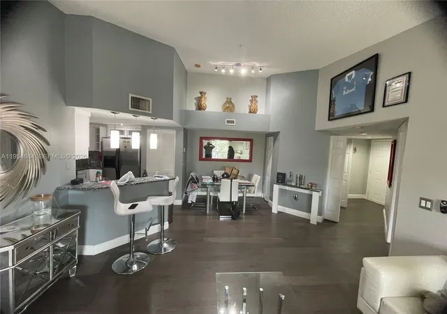 Homes for sale in Fort Lauderdale, FL | 2039 Se 10th Ave #517, Fort Lauderdale, FL 33316 | MLS# A11954684