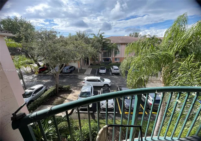 Homes for sale in Fort Lauderdale, FL | 2039 Se 10th Ave #517, Fort Lauderdale, FL 33316 | MLS# A11954684